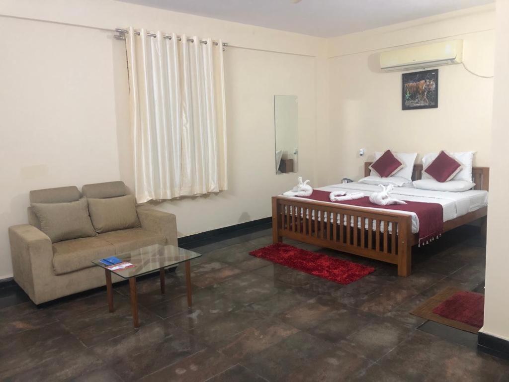 Kstdc Hotel Mayura Pavithra Yediyur Kunigal Exterior photo