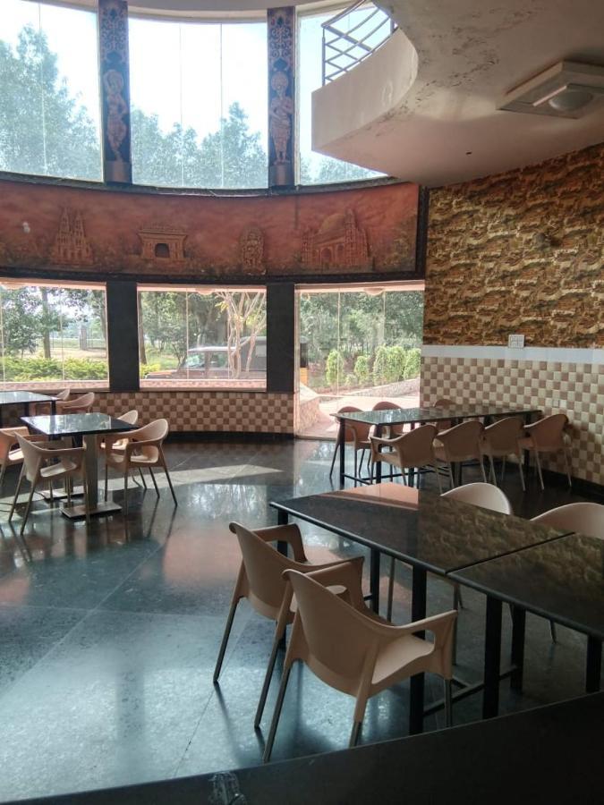 Kstdc Hotel Mayura Pavithra Yediyur Kunigal Exterior photo